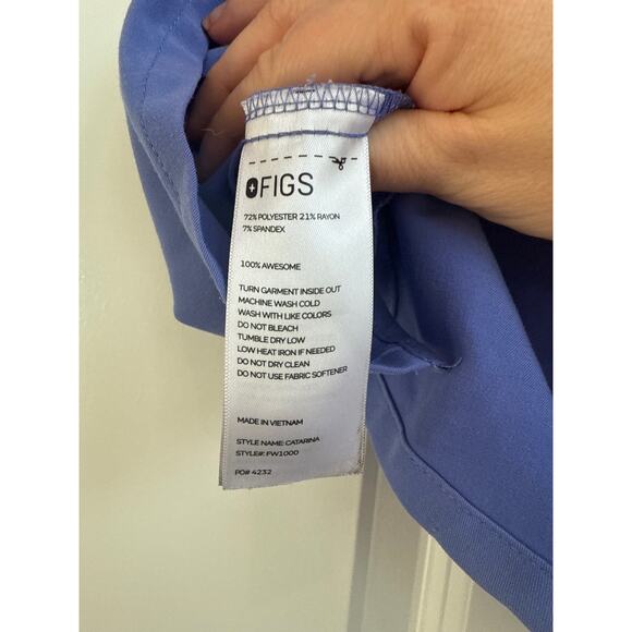 Figs Purple Size Medium Scrub Top - Picture 6 of 7